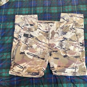 Like new- Under Armour hunting pants